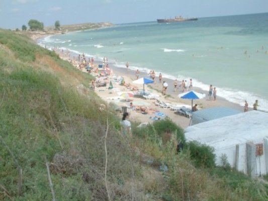 Plaja din Vama Veche, curăţată de voluntari